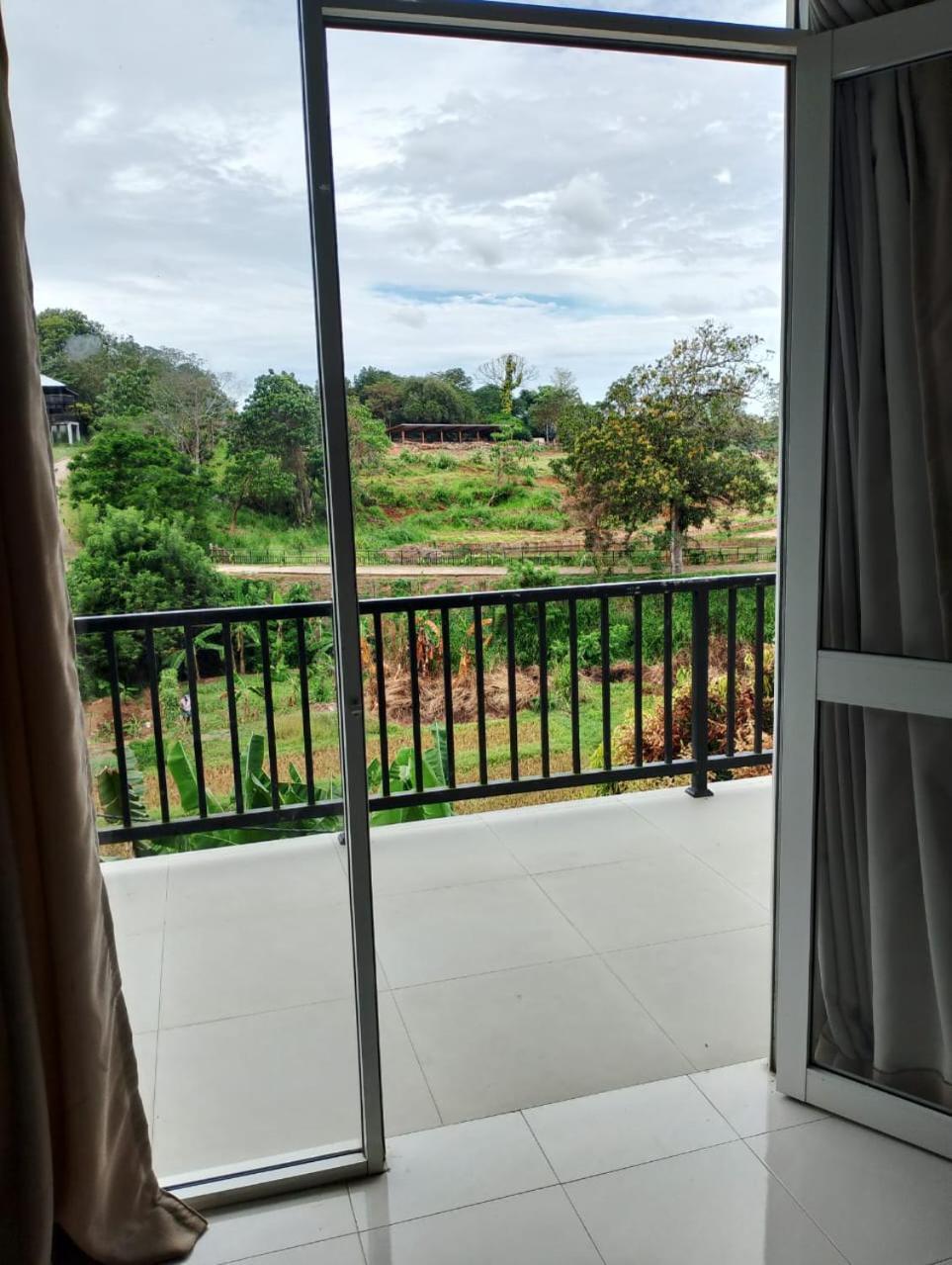 Pinnawala Elephant Front View Hotel Rambukkana Экстерьер фото